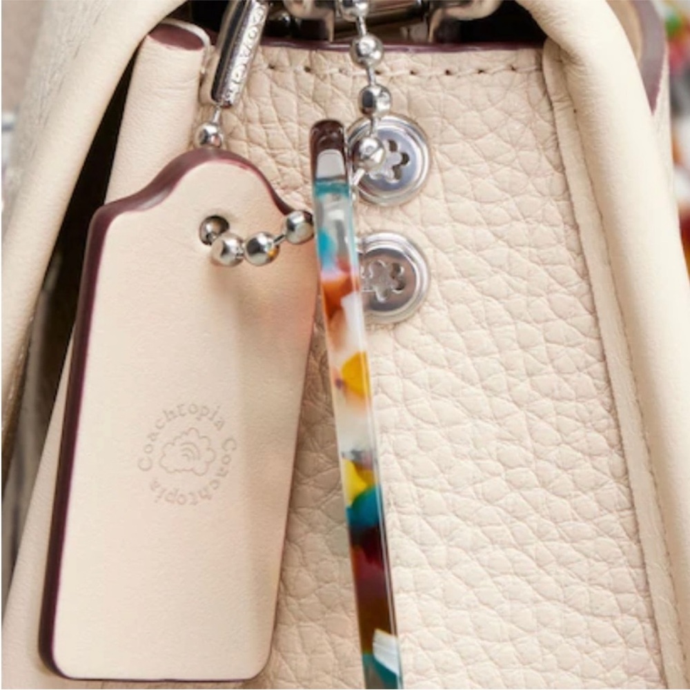 NWT! Coach Wavy Dinky COACHTOPIA LEATHER Resin Chain Purse Shoulder Bag Signatur - Picture 8 of 9